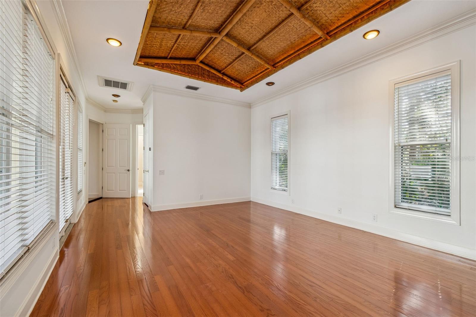 Image 37 of 95 For 1130 Anclote Rd