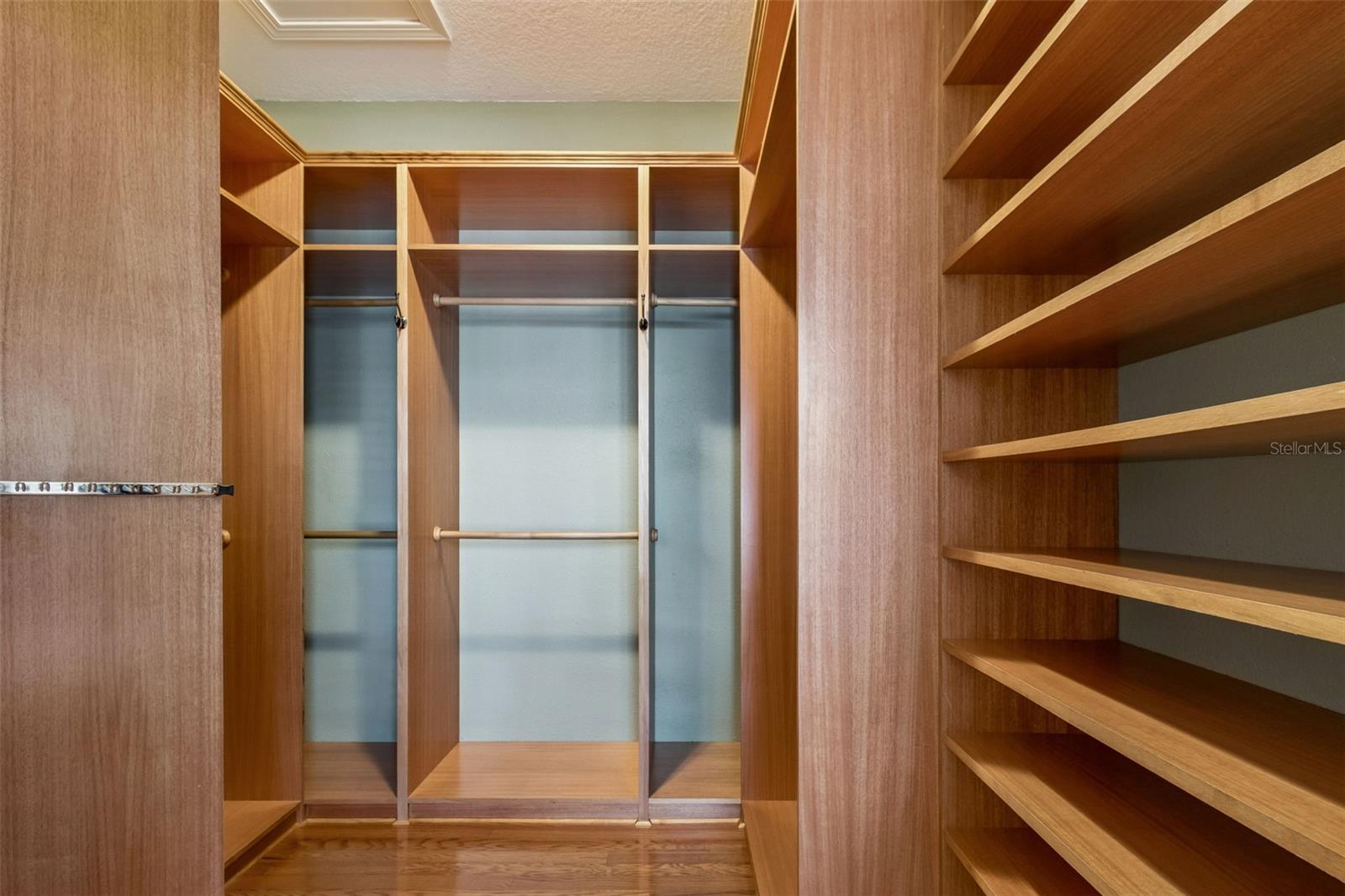 Image 39 of 95 For 1130 Anclote Rd