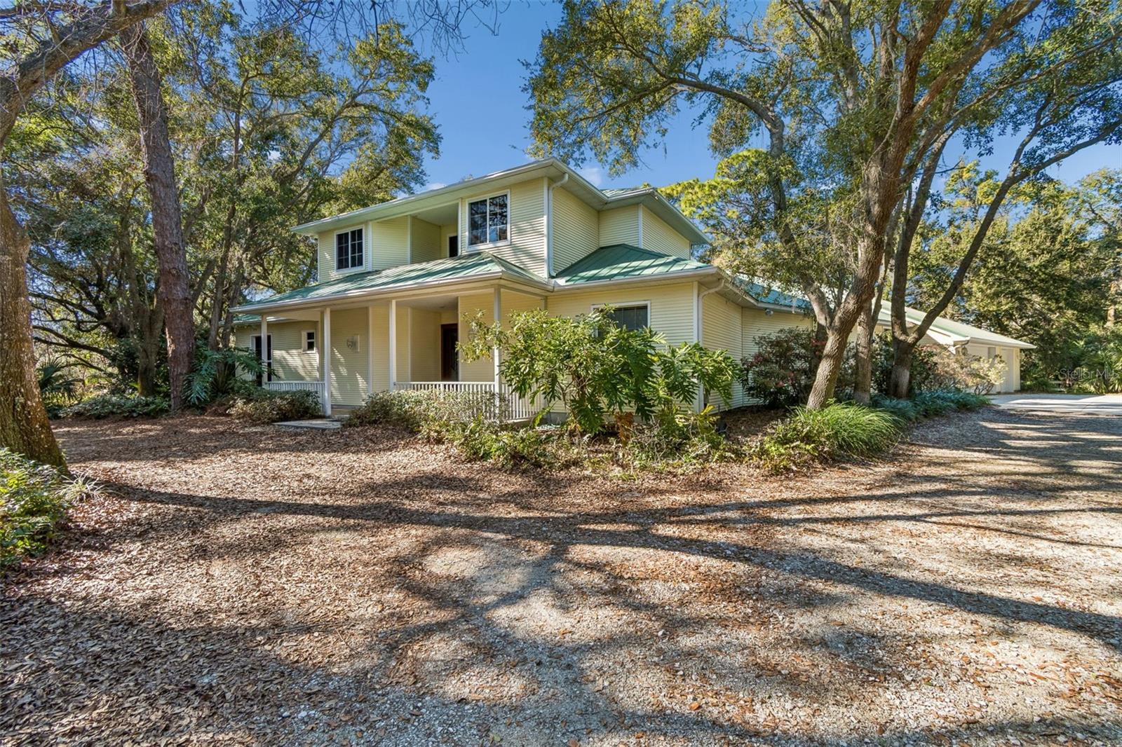 Image 4 of 95 For 1130 Anclote Rd