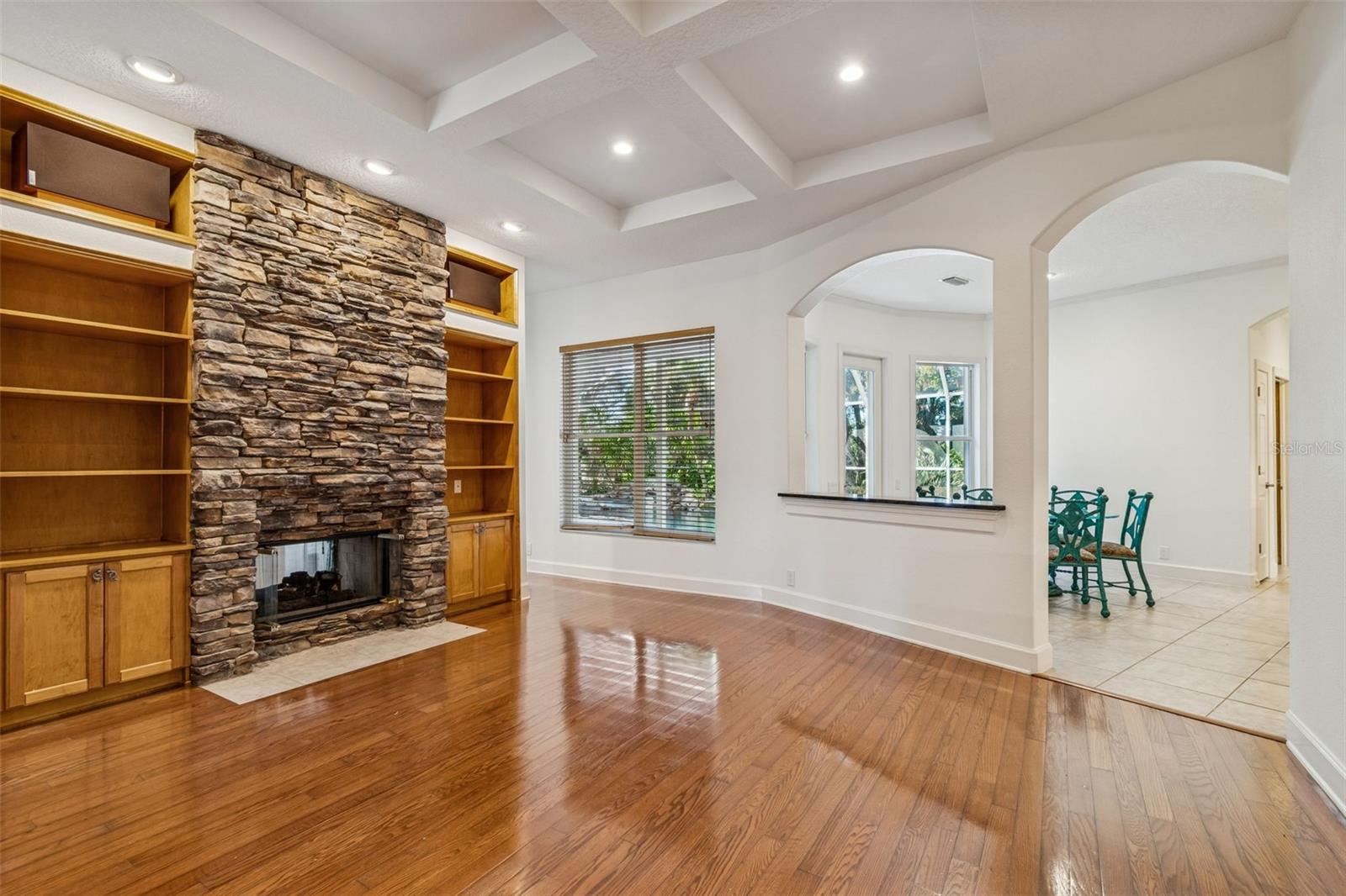 Image 44 of 95 For 1130 Anclote Rd