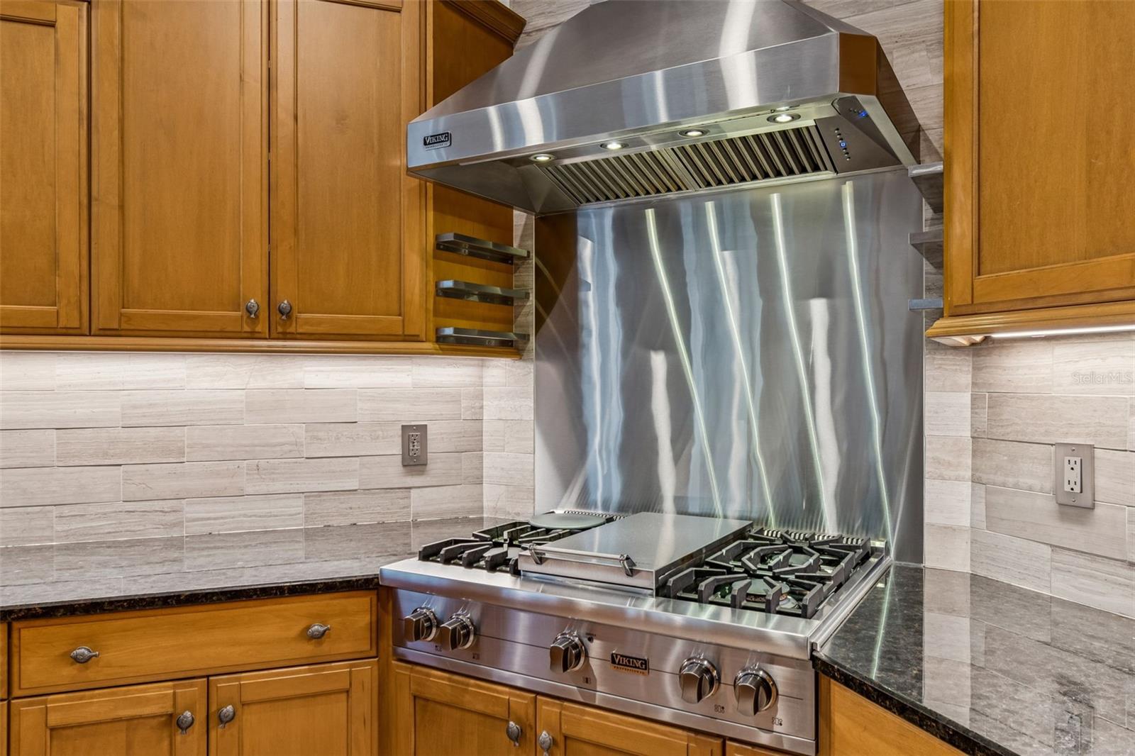 Image 53 of 95 For 1130 Anclote Rd