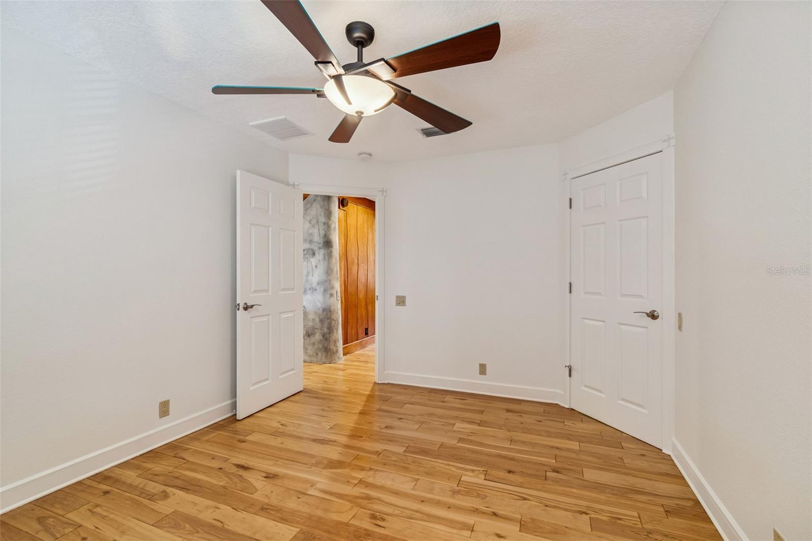 Image 75 of 95 For 1130 Anclote Rd