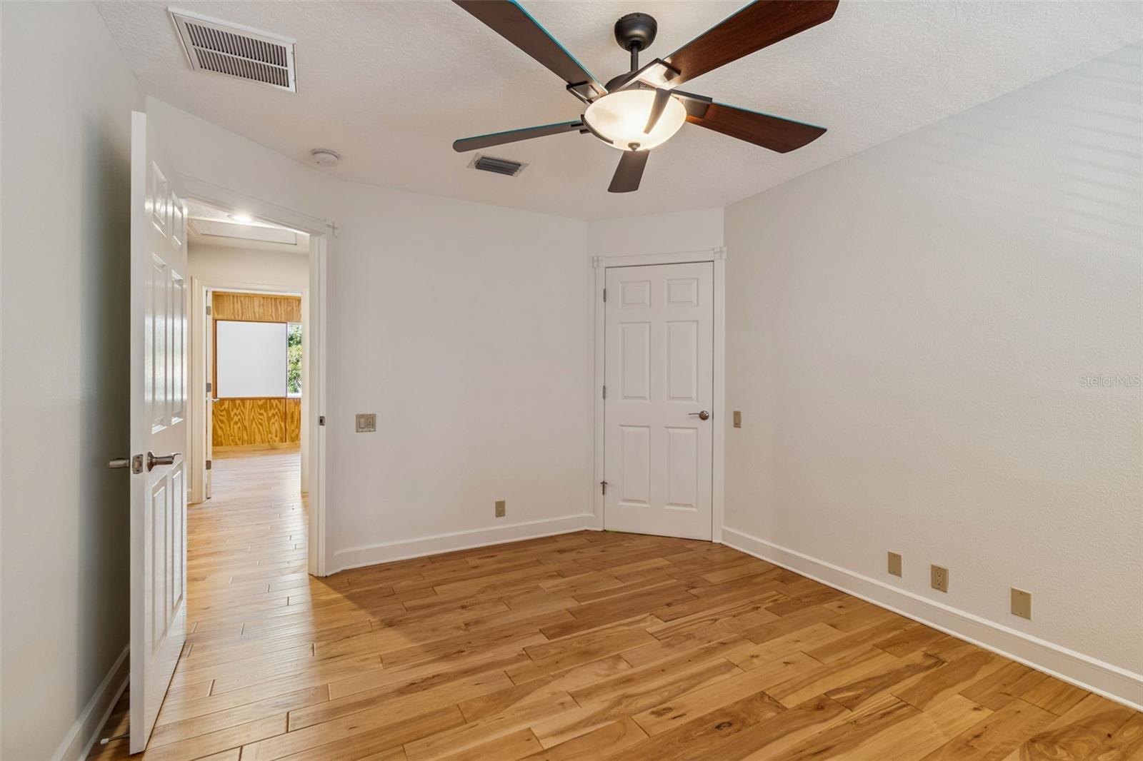 Image 76 of 95 For 1130 Anclote Rd