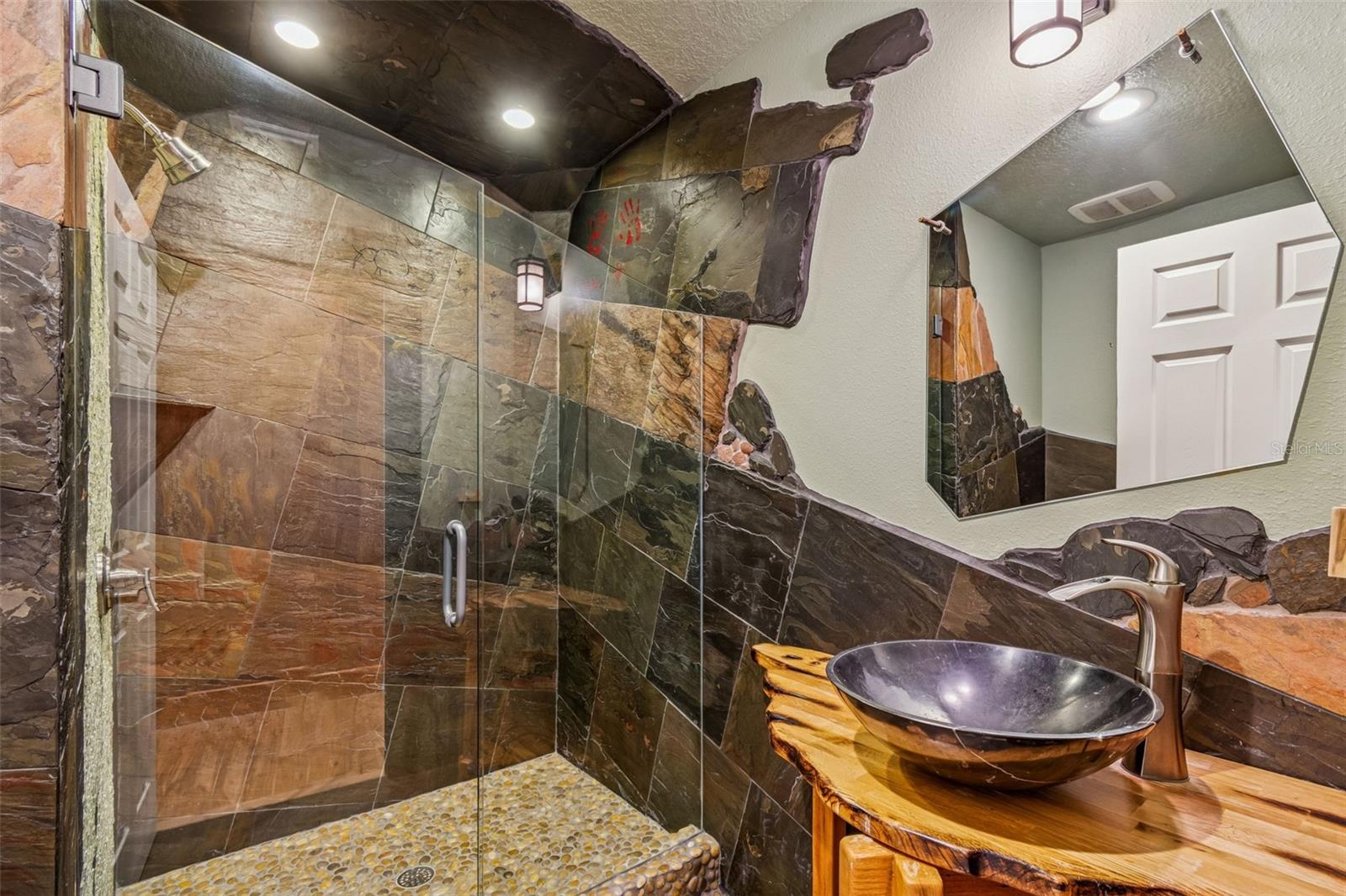 Image 77 of 95 For 1130 Anclote Rd