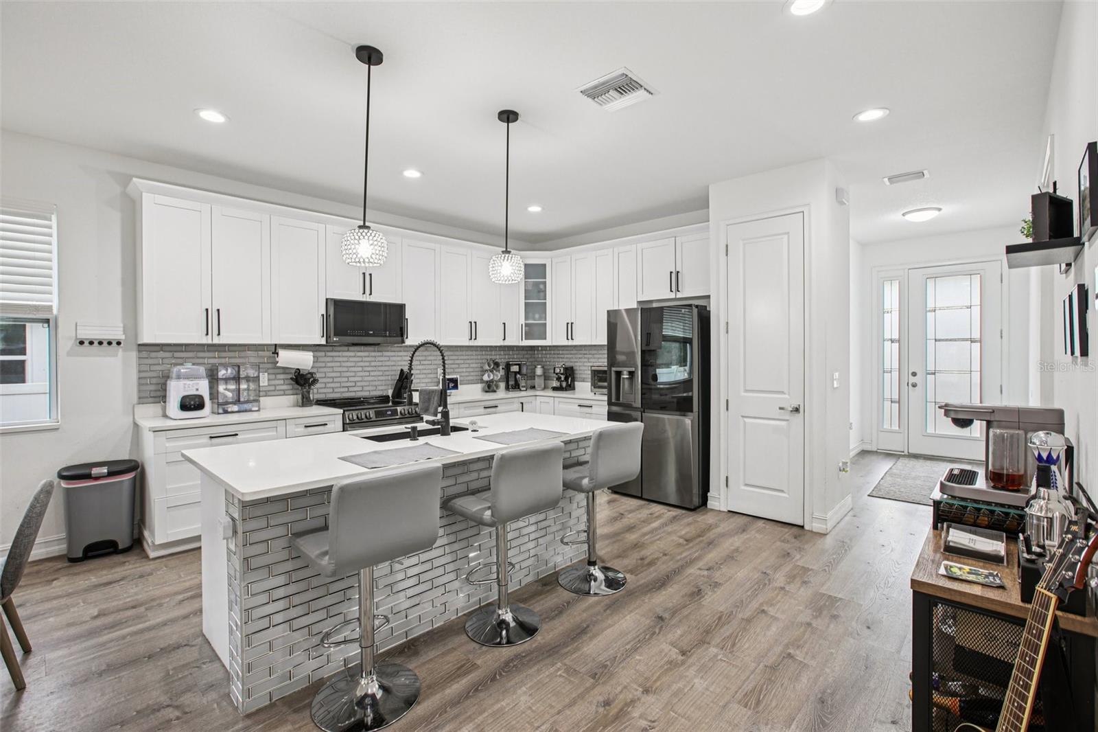 Listing photo id 9 for 801 Sligh Avenue 1-2