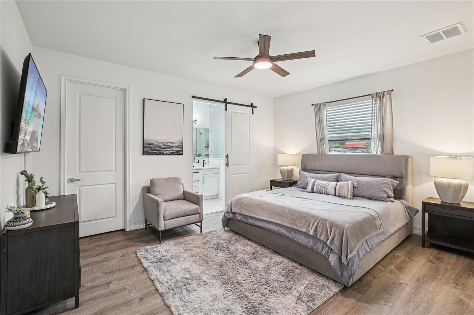 Listing photo id 10 for 801 Sligh Avenue 1-2