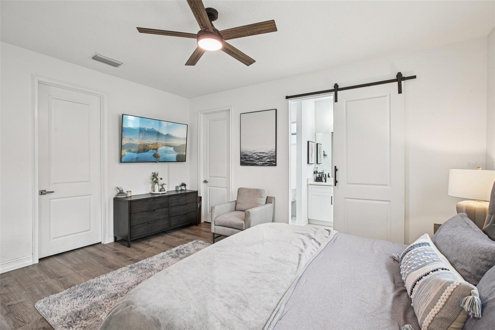 Listing photo id 13 for 801 Sligh Avenue 1-2