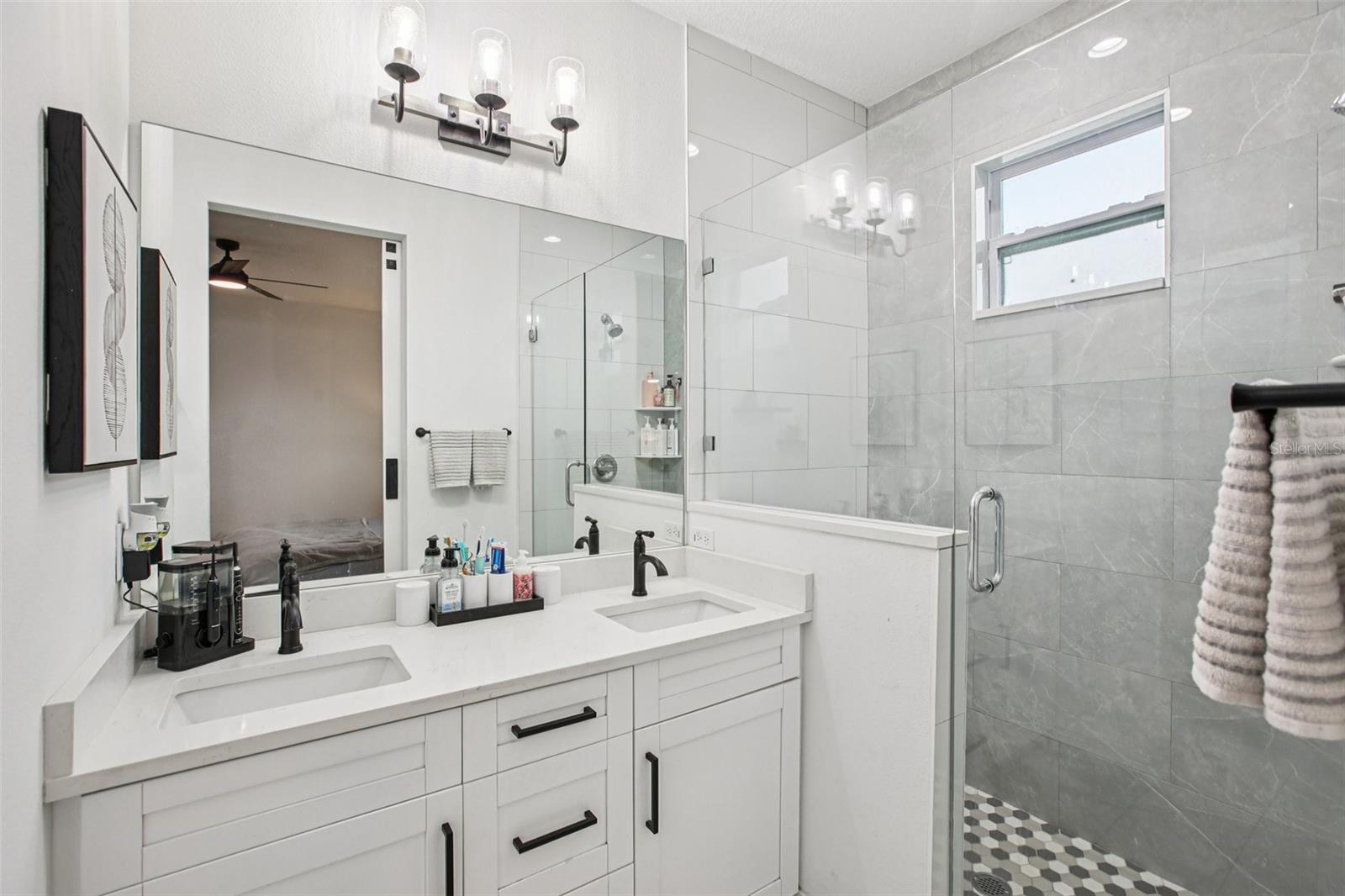 Listing photo id 14 for 801 Sligh Avenue 1-2