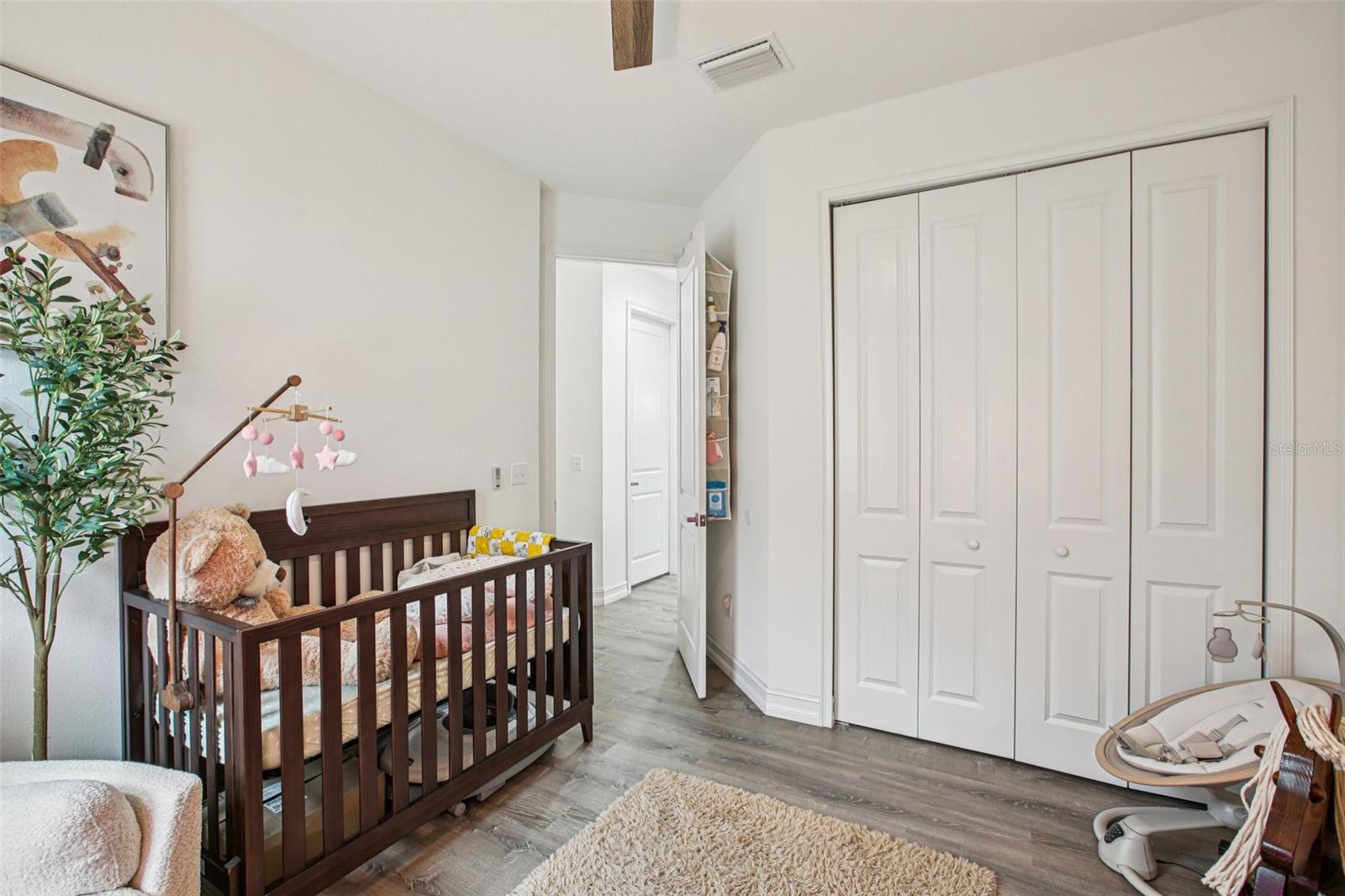 Listing photo id 19 for 801 Sligh Avenue 1-2