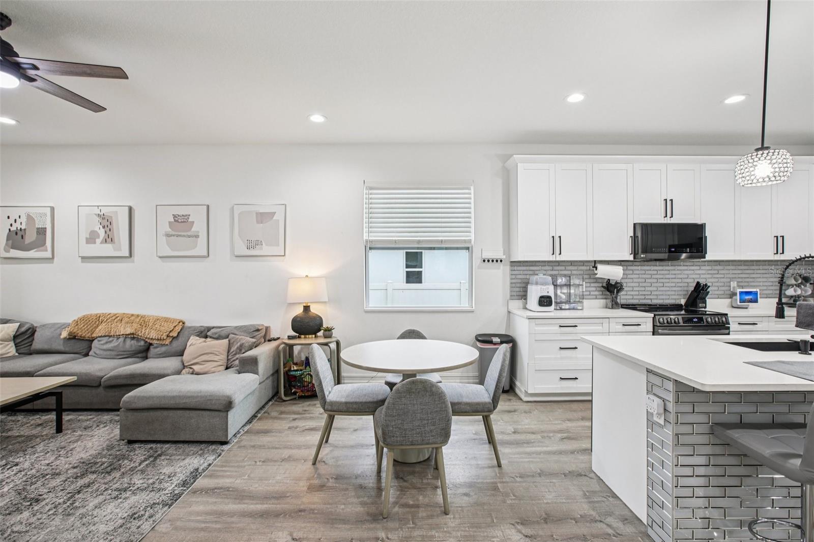 Listing photo id 5 for 801 Sligh Avenue 1-2