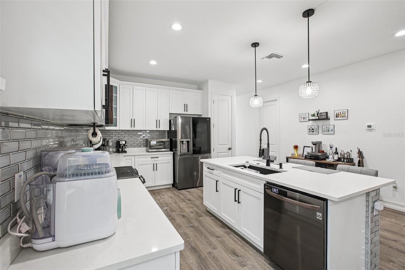 Listing photo id 7 for 801 Sligh Avenue 1-2