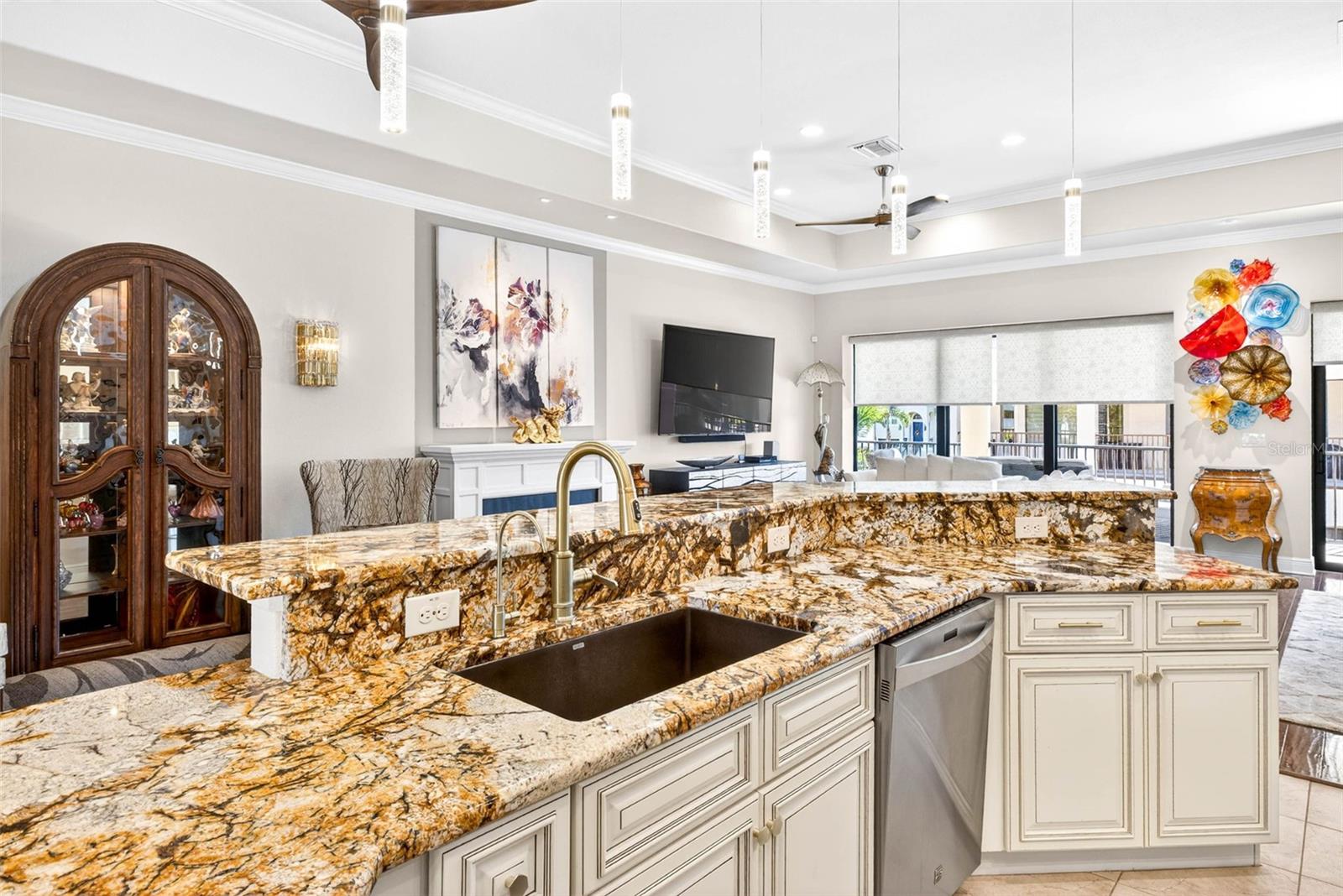 Image 11 of 85 For 105 Wimbledon Court