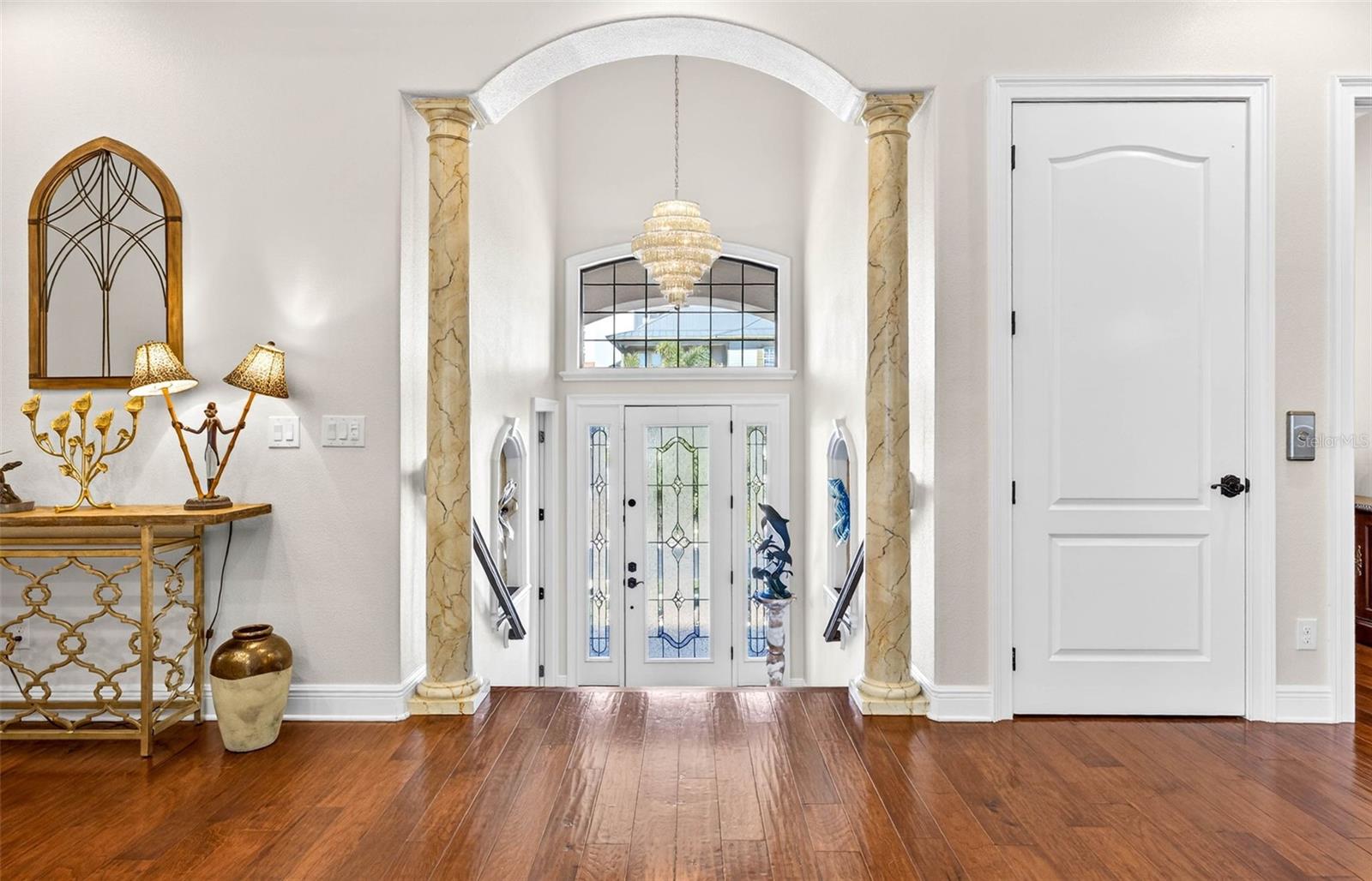 Image 3 of 85 For 105 Wimbledon Court