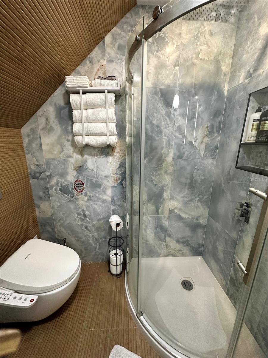 Image 18 of 34 For 10021 53rd Street