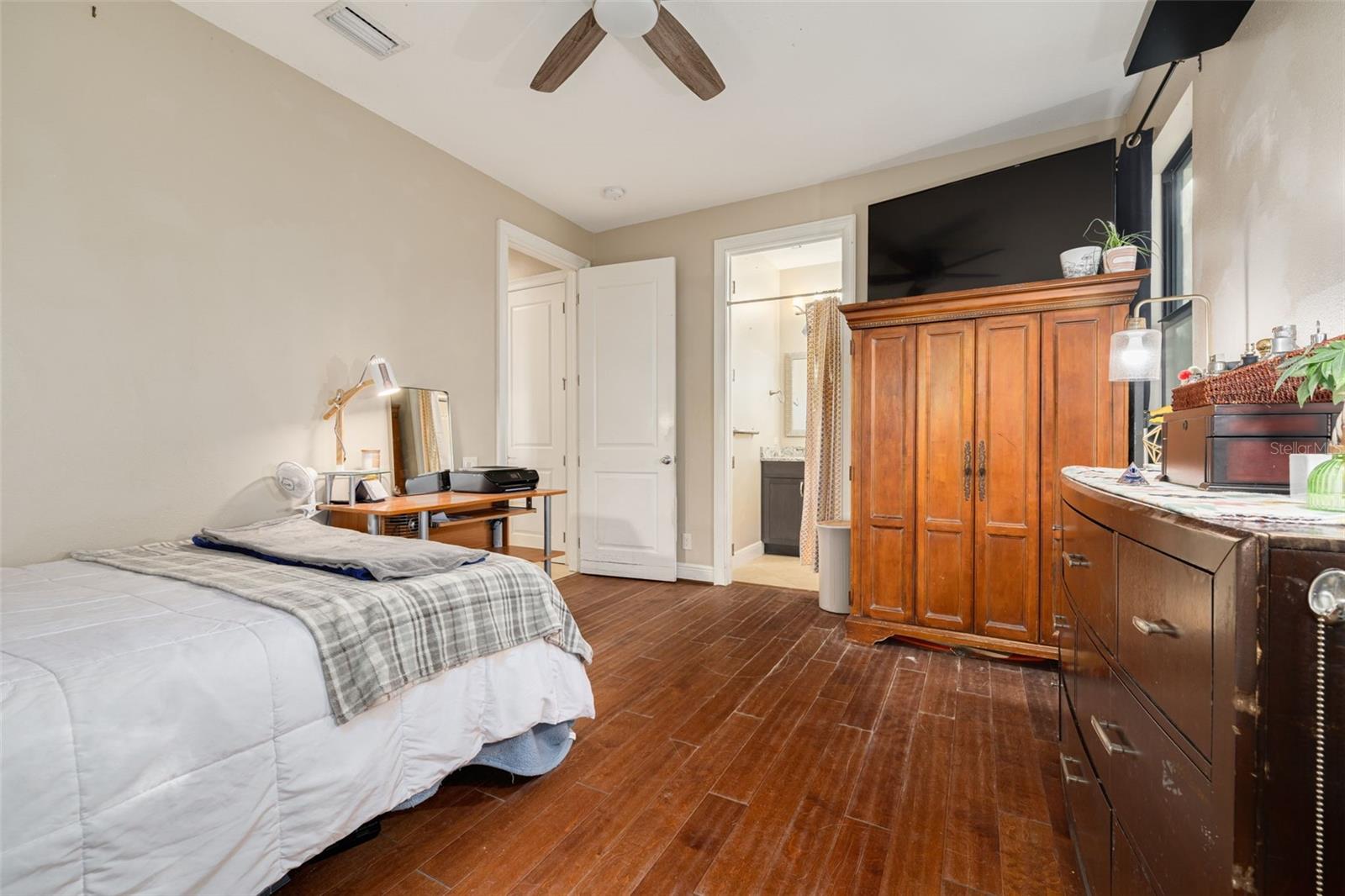 Image 33 of 46 For 9505 Aqua Lane