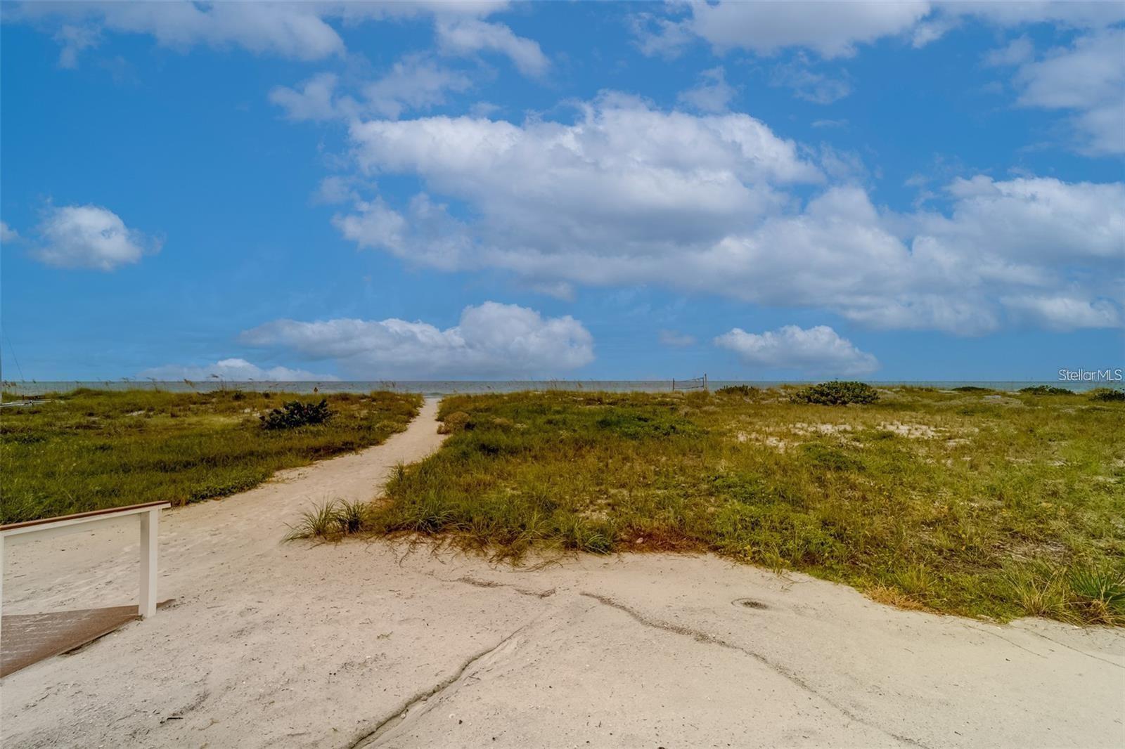 Image 19 of 26 For 880 Mandalay Avenue S705