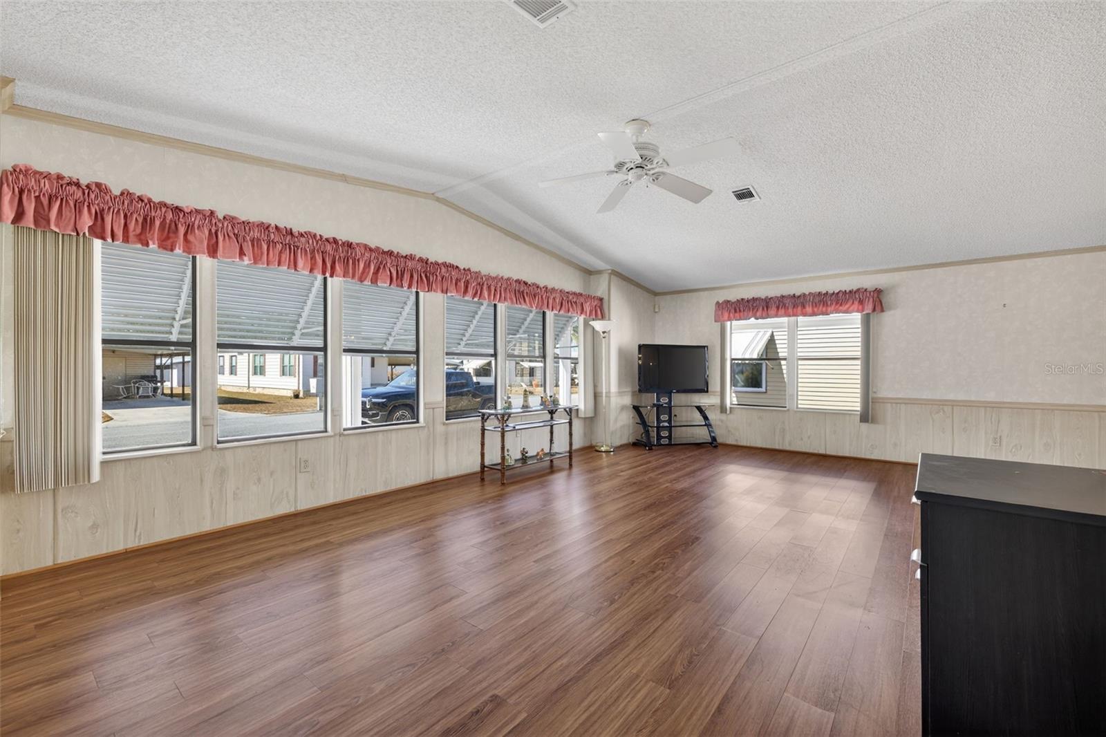 Image 4 of 40 For 3836 William Hume Drive