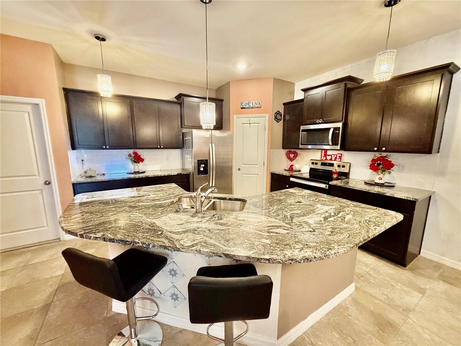 Listing photo id 1 for 31115 Mango Fade Way