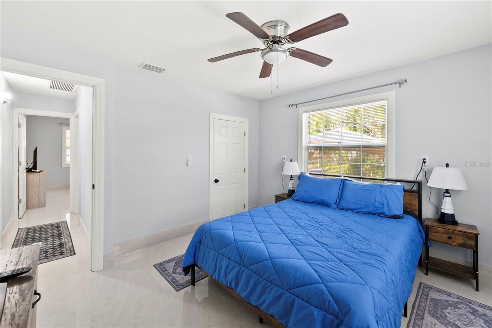 Image 24 of 36 For 204 44th Avenue