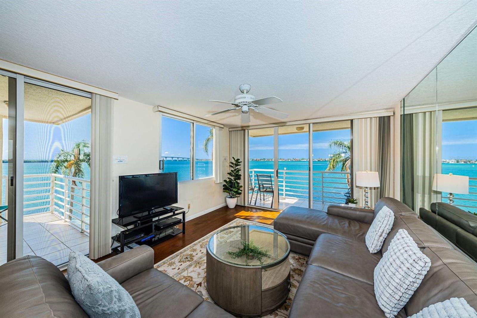 Image 11 of 26 For 6105 Bahia Del Mar Circle 382