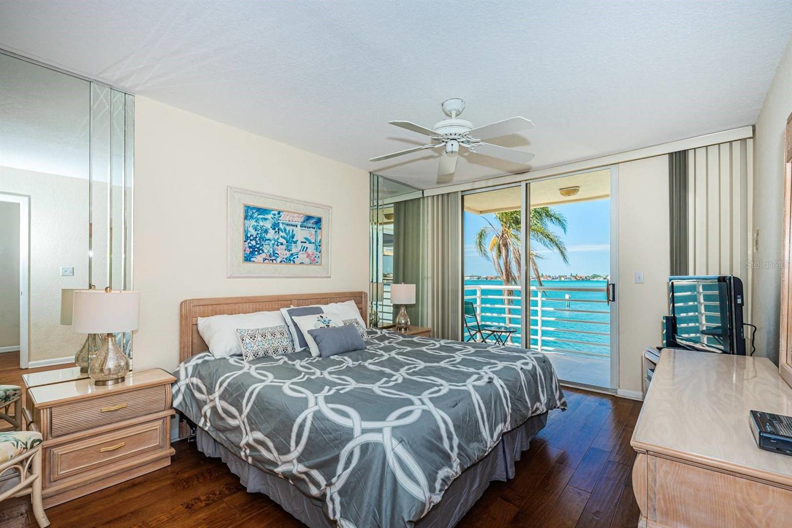 Image 12 of 26 For 6105 Bahia Del Mar Circle 382