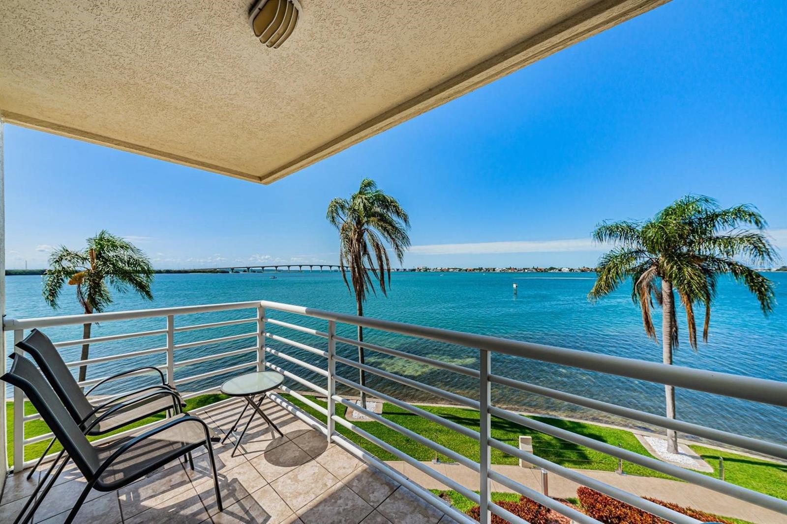 Image 20 of 26 For 6105 Bahia Del Mar Circle 382