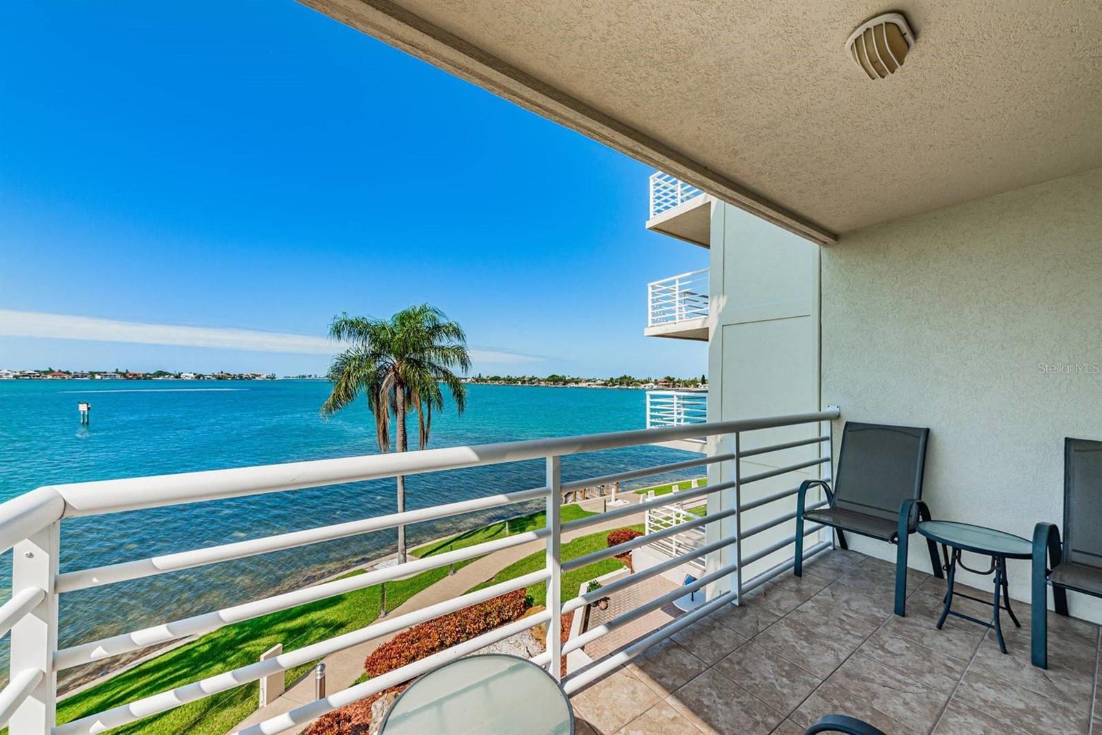 Image 22 of 26 For 6105 Bahia Del Mar Circle 382
