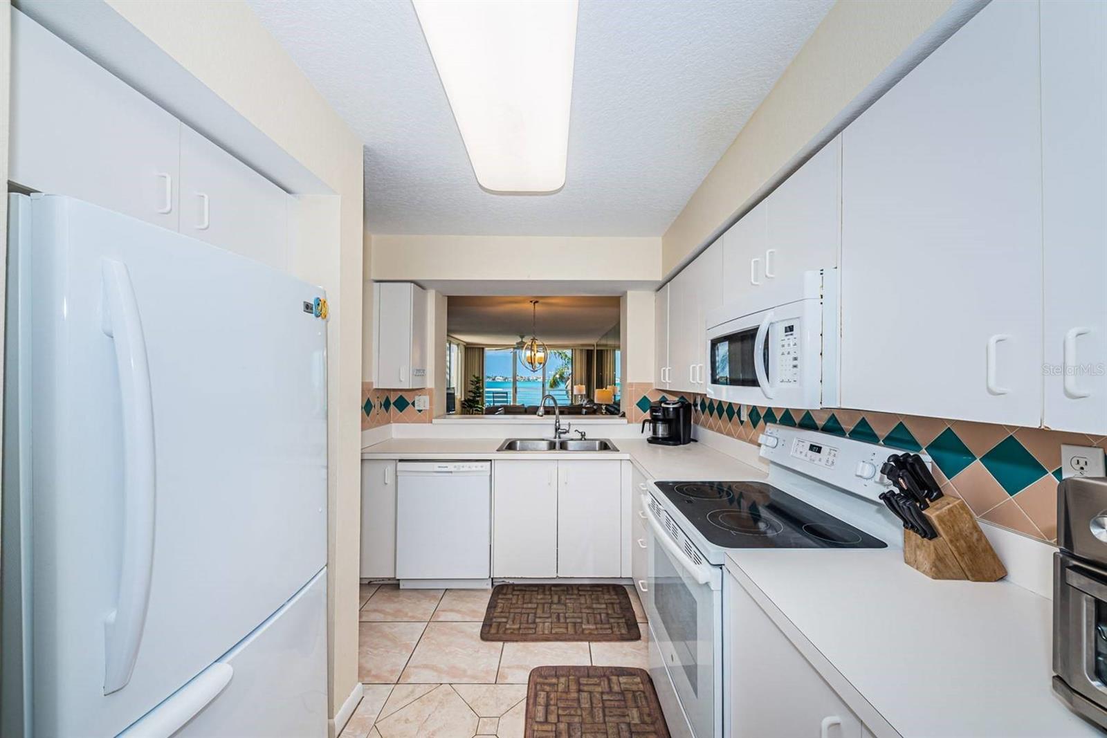 Image 5 of 26 For 6105 Bahia Del Mar Circle 382