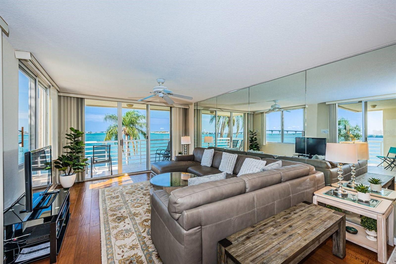 Image 7 of 26 For 6105 Bahia Del Mar Circle 382