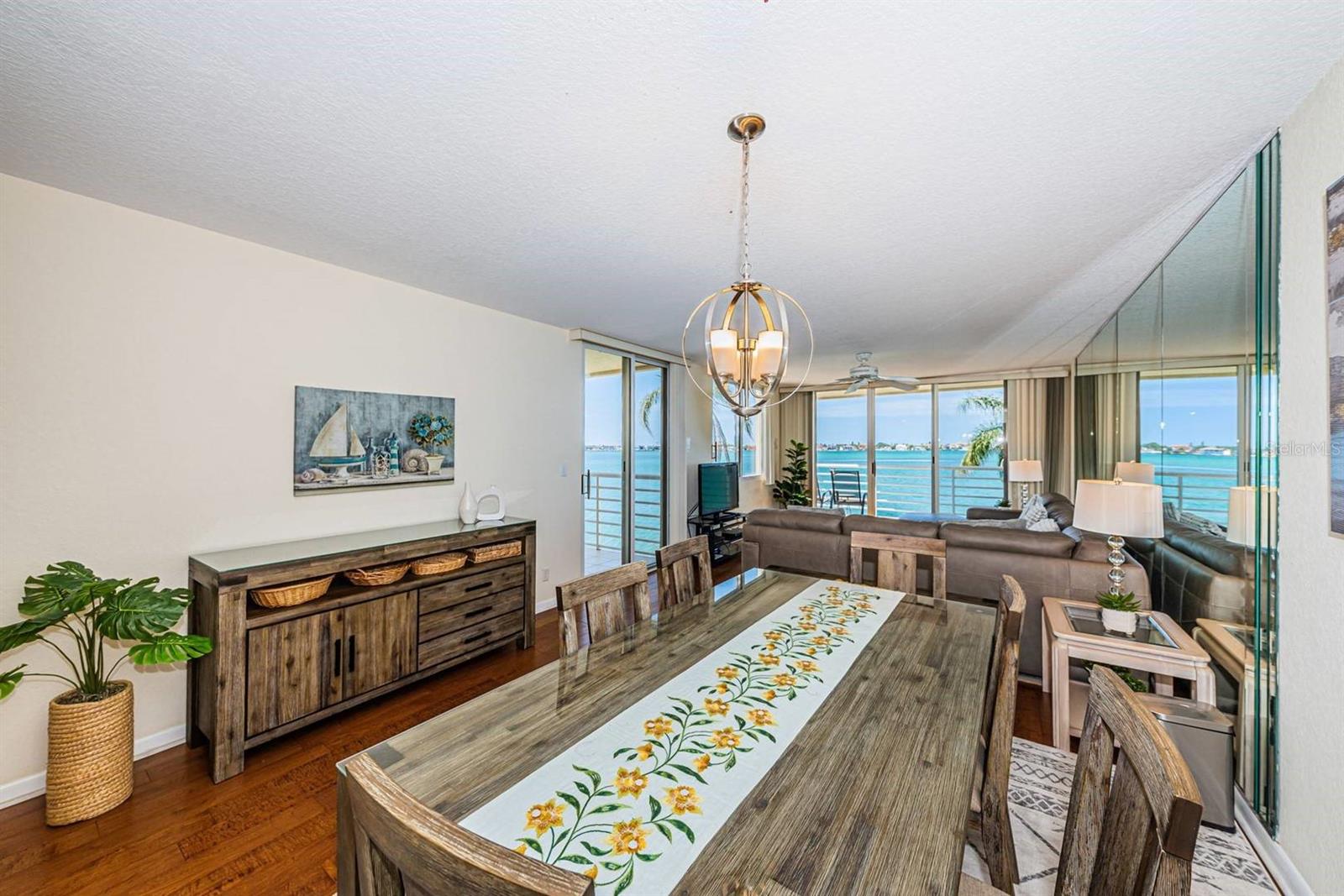 Image 8 of 26 For 6105 Bahia Del Mar Circle 382