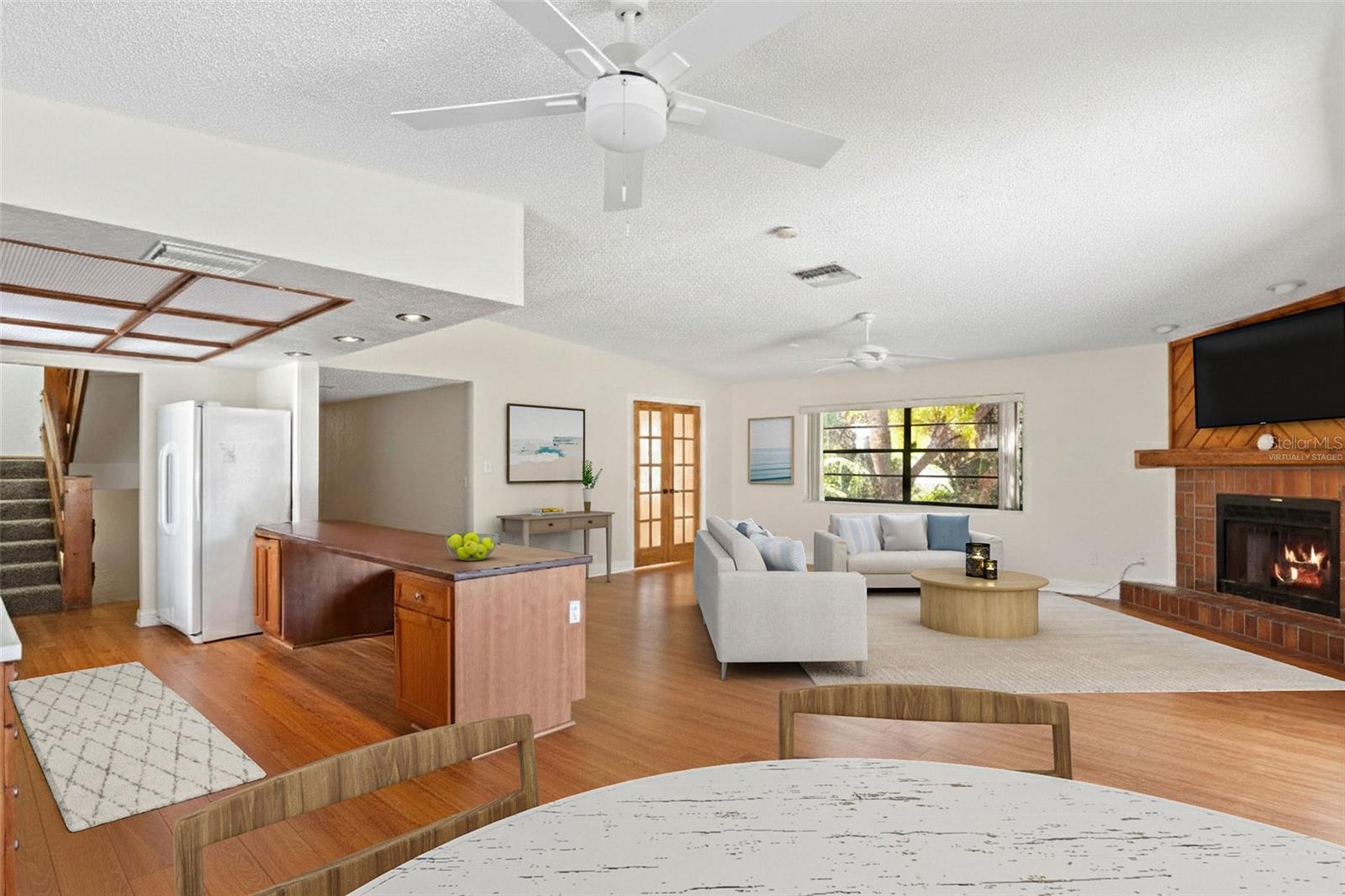 Image 16 of 70 For 879 Eldorado Avenue