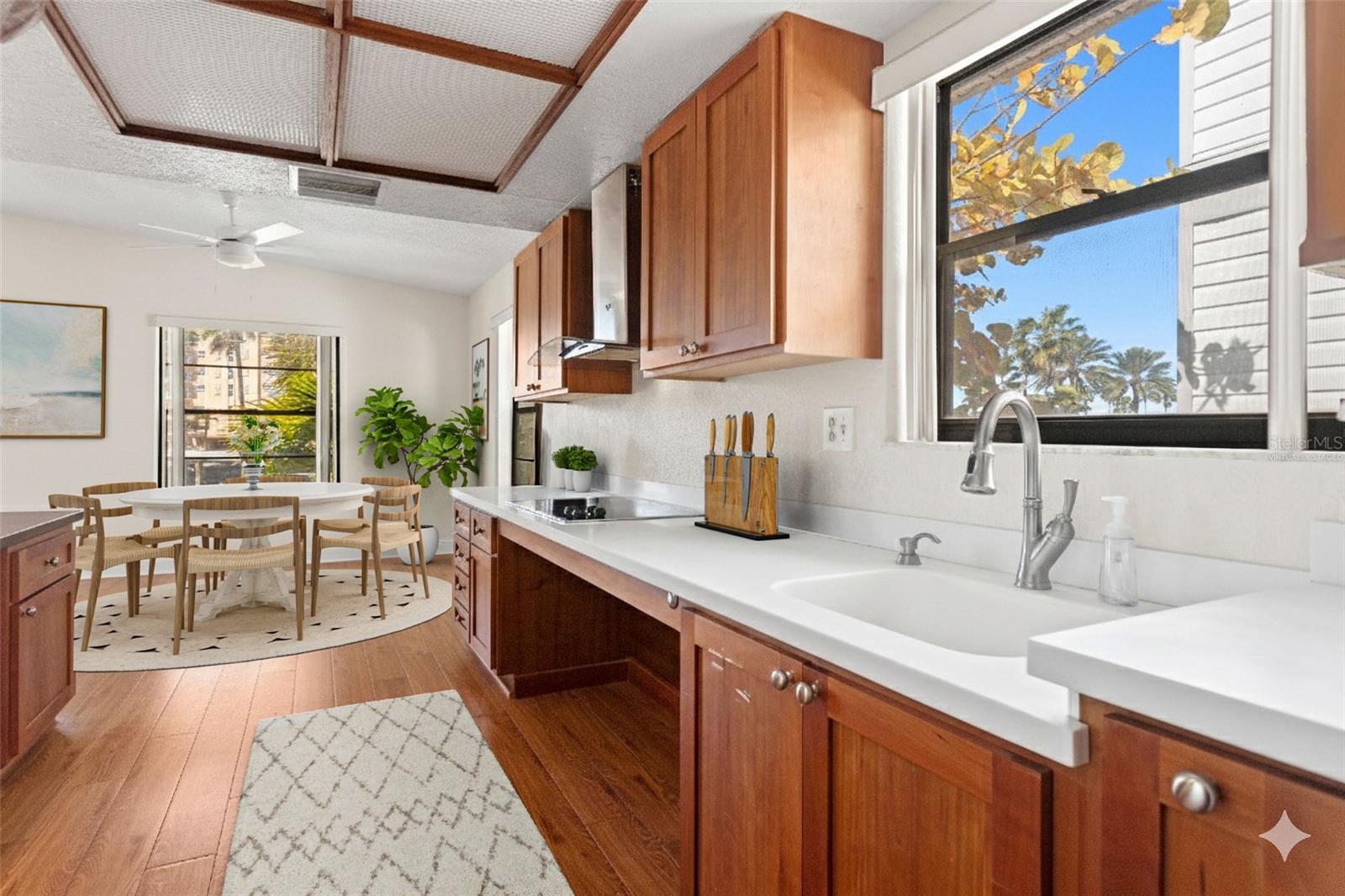 Image 22 of 70 For 879 Eldorado Avenue