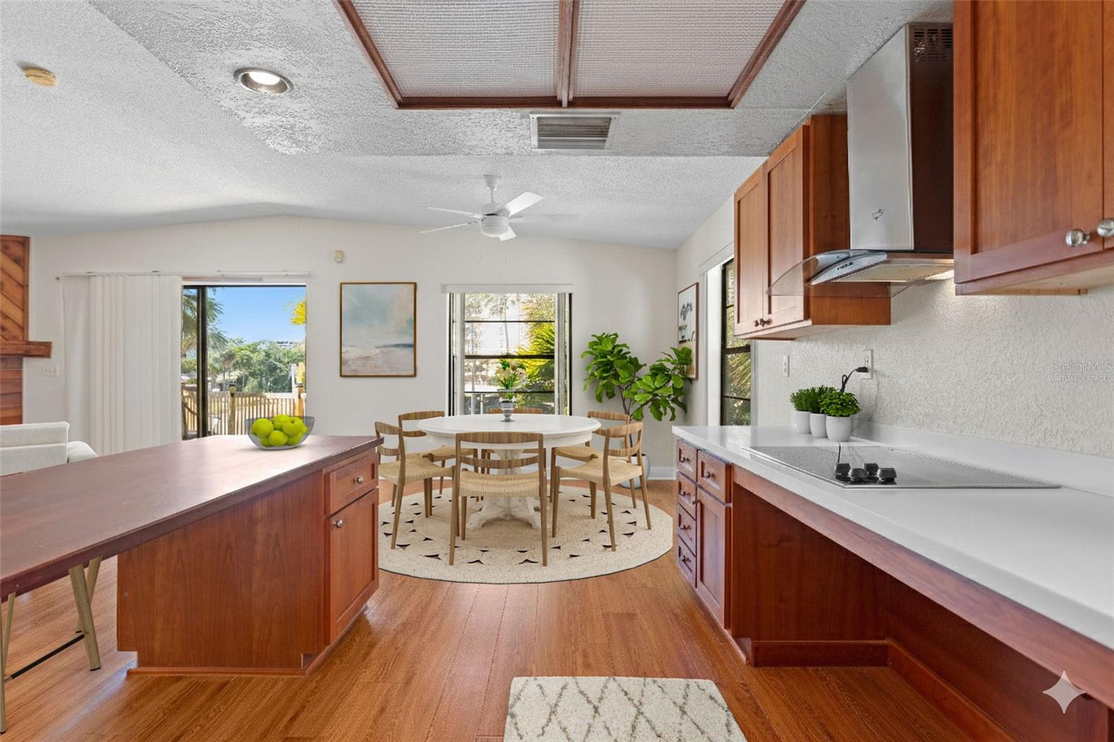 Image 23 of 70 For 879 Eldorado Avenue