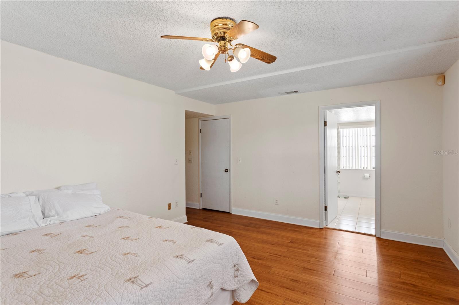 Image 29 of 70 For 879 Eldorado Avenue