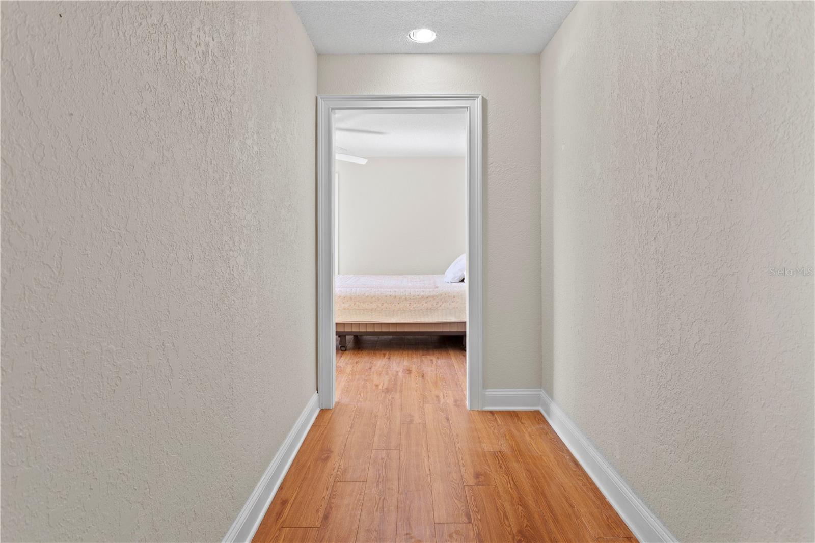 Image 34 of 70 For 879 Eldorado Avenue