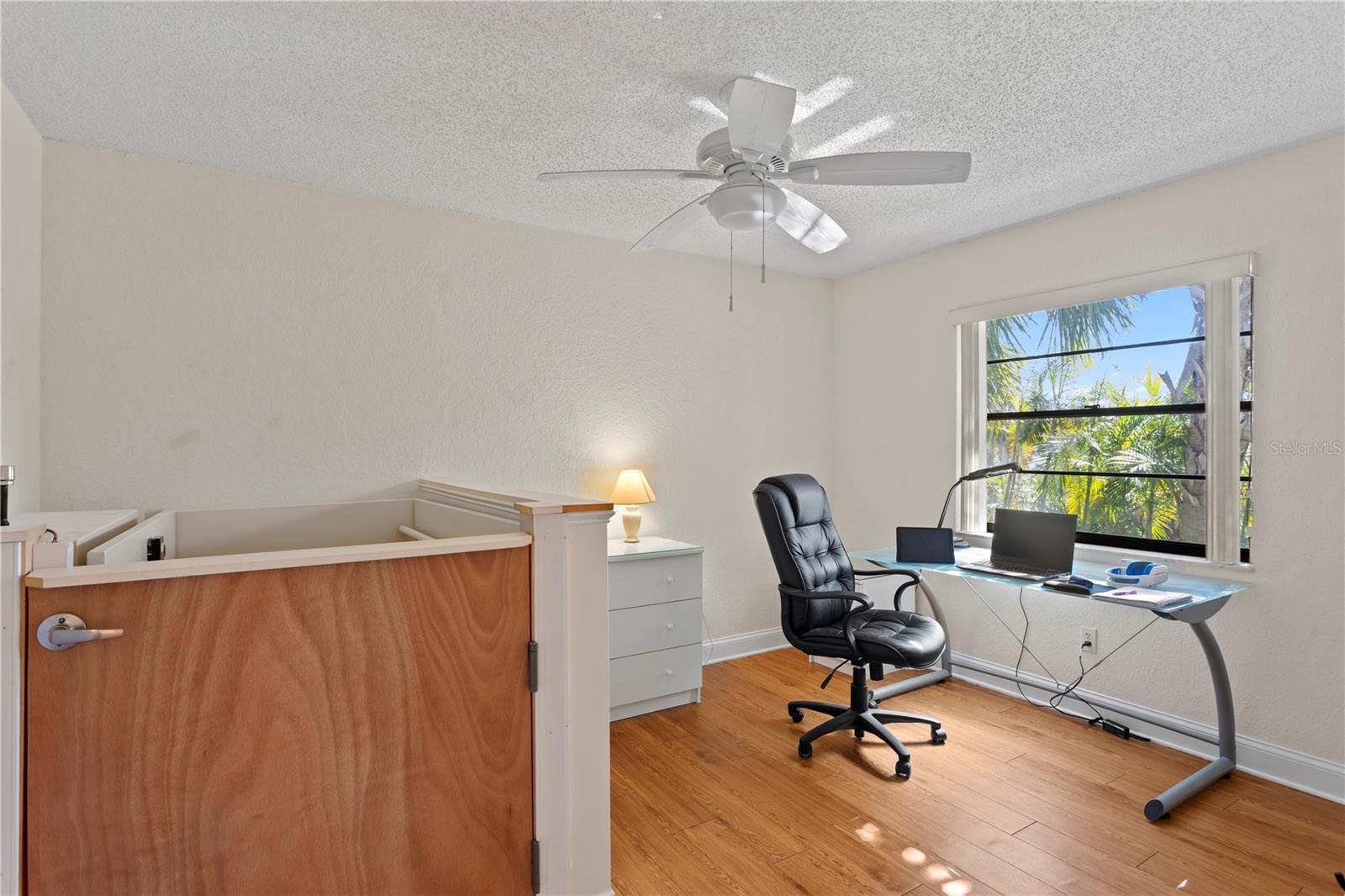 Image 35 of 70 For 879 Eldorado Avenue