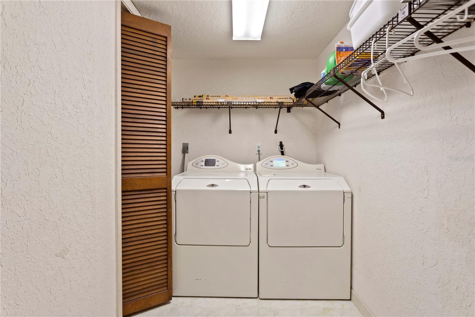 Image 37 of 70 For 879 Eldorado Avenue