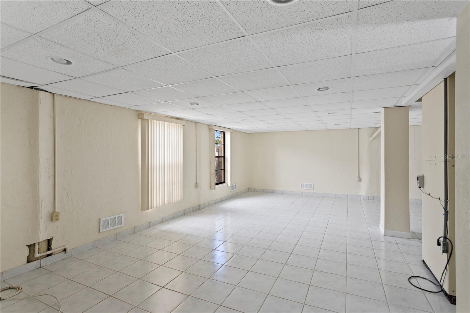 Image 42 of 70 For 879 Eldorado Avenue