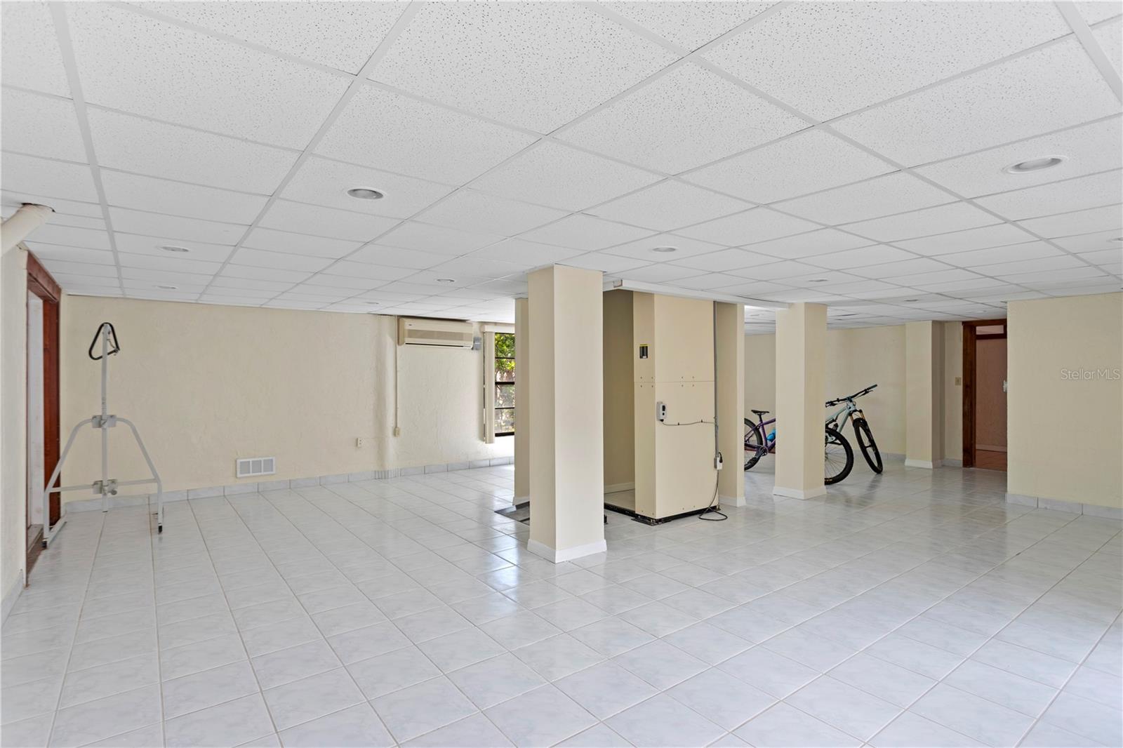 Image 43 of 70 For 879 Eldorado Avenue