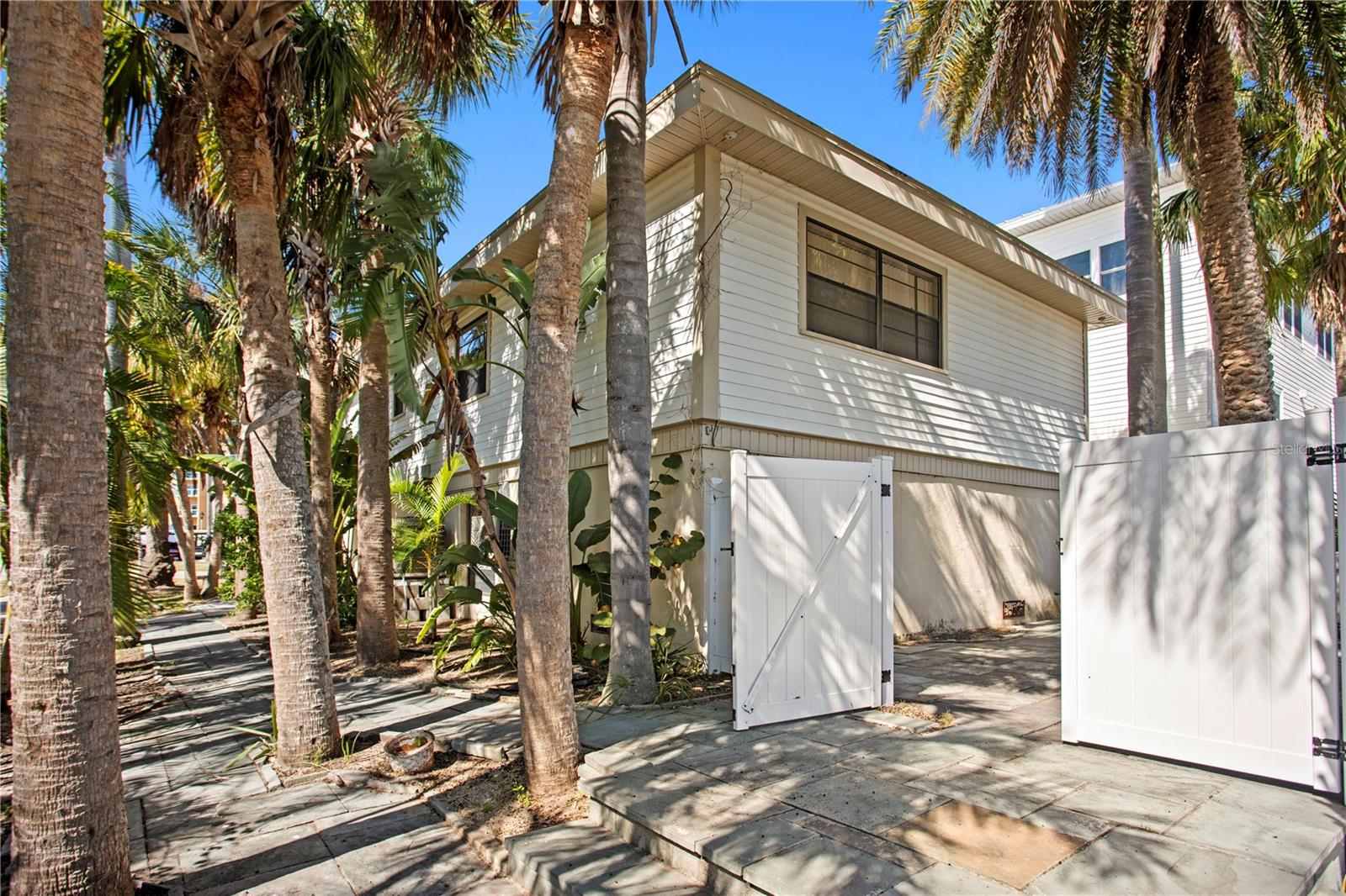 Image 8 of 70 For 879 Eldorado Avenue