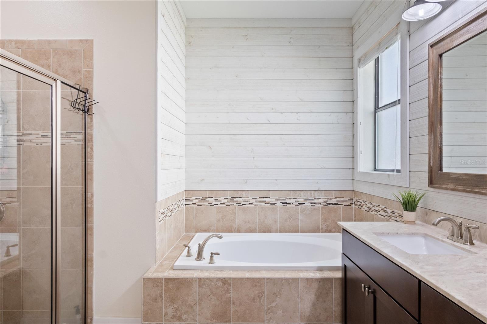 Image 15 of 32 For 11528 Palmetto Pine Street