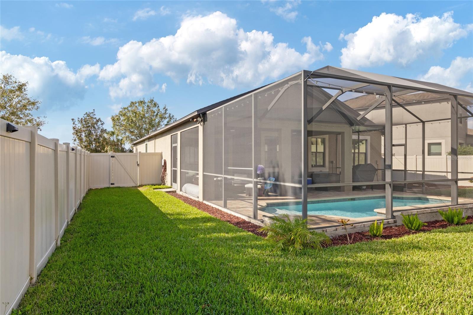 Image 26 of 32 For 11528 Palmetto Pine Street