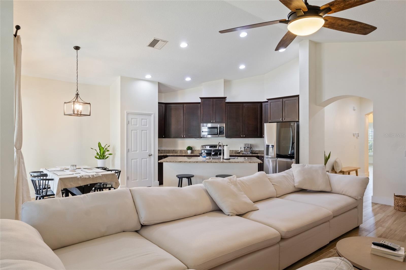 Image 8 of 32 For 11528 Palmetto Pine Street