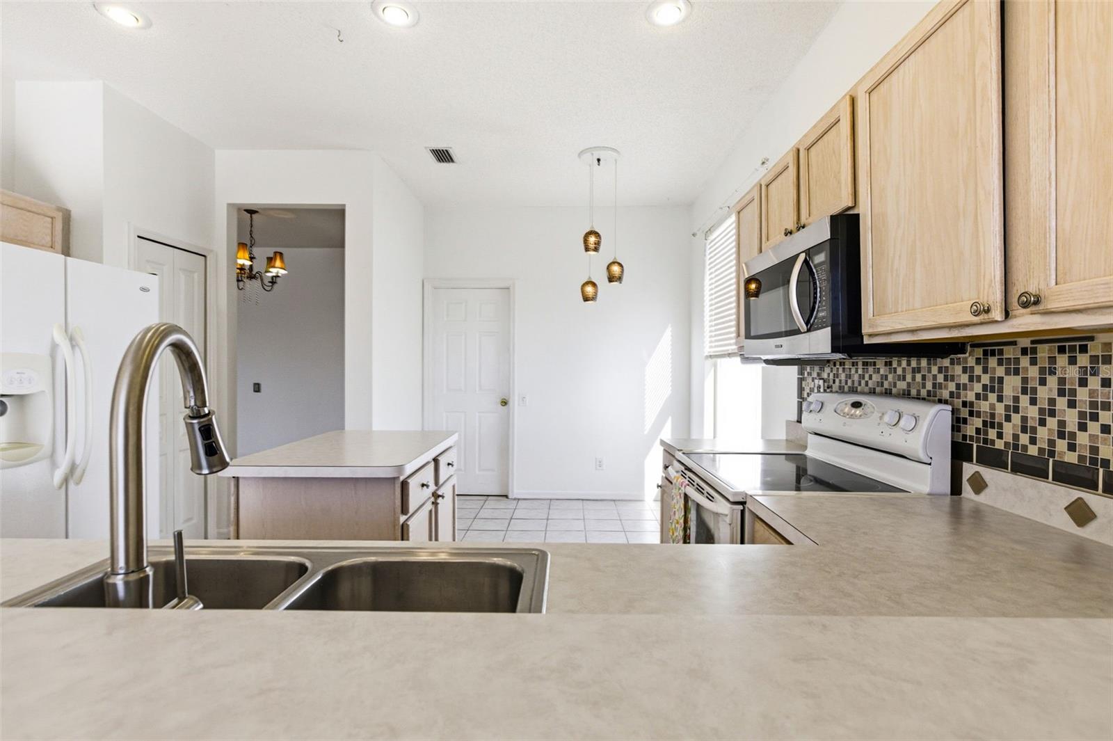 Image 11 of 44 For 5512 47th Court E