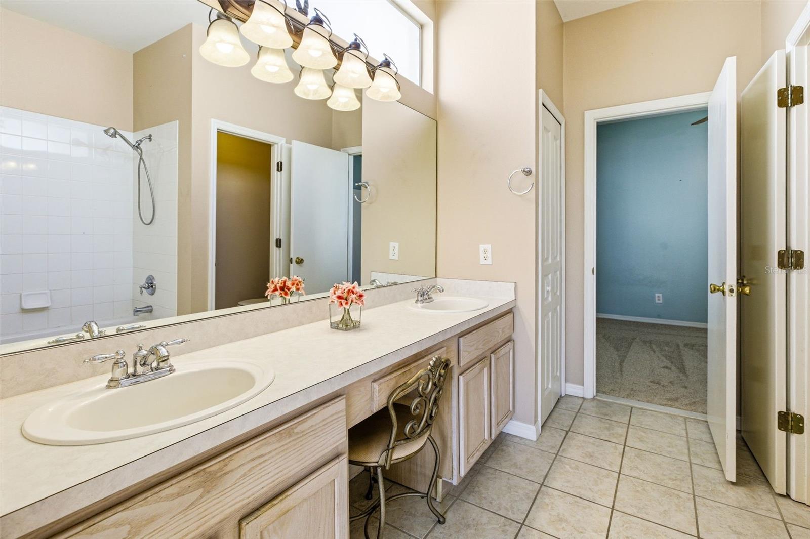 Image 19 of 44 For 5512 47th Court E