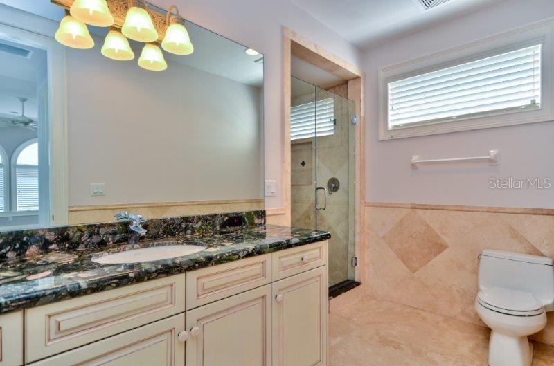 Listing photo id 12 for 220 Gulf Boulevard 8