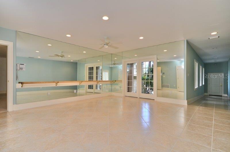 Listing photo id 17 for 220 Gulf Boulevard 8