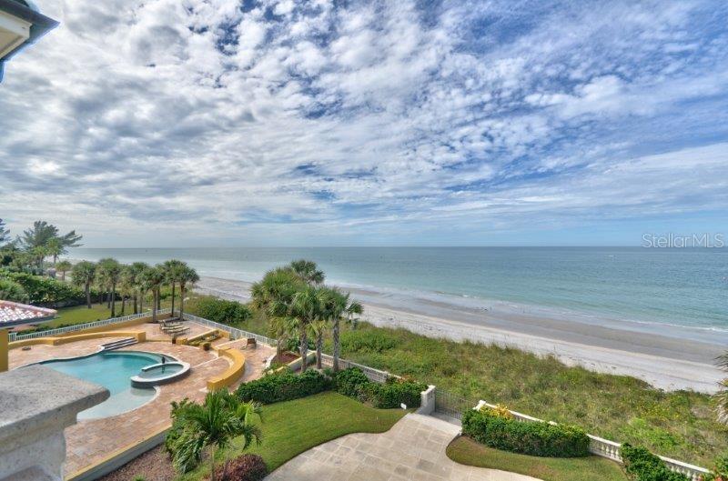 Listing photo id 25 for 220 Gulf Boulevard 8