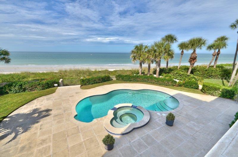 Listing photo id 3 for 220 Gulf Boulevard 8