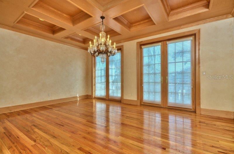 Listing photo id 5 for 220 Gulf Boulevard 8